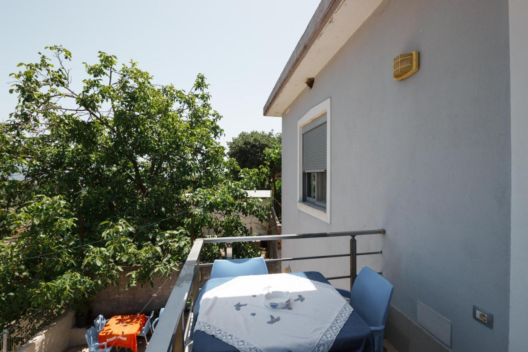 Leka Guesthouse Gjirokastër Exteriör bild
