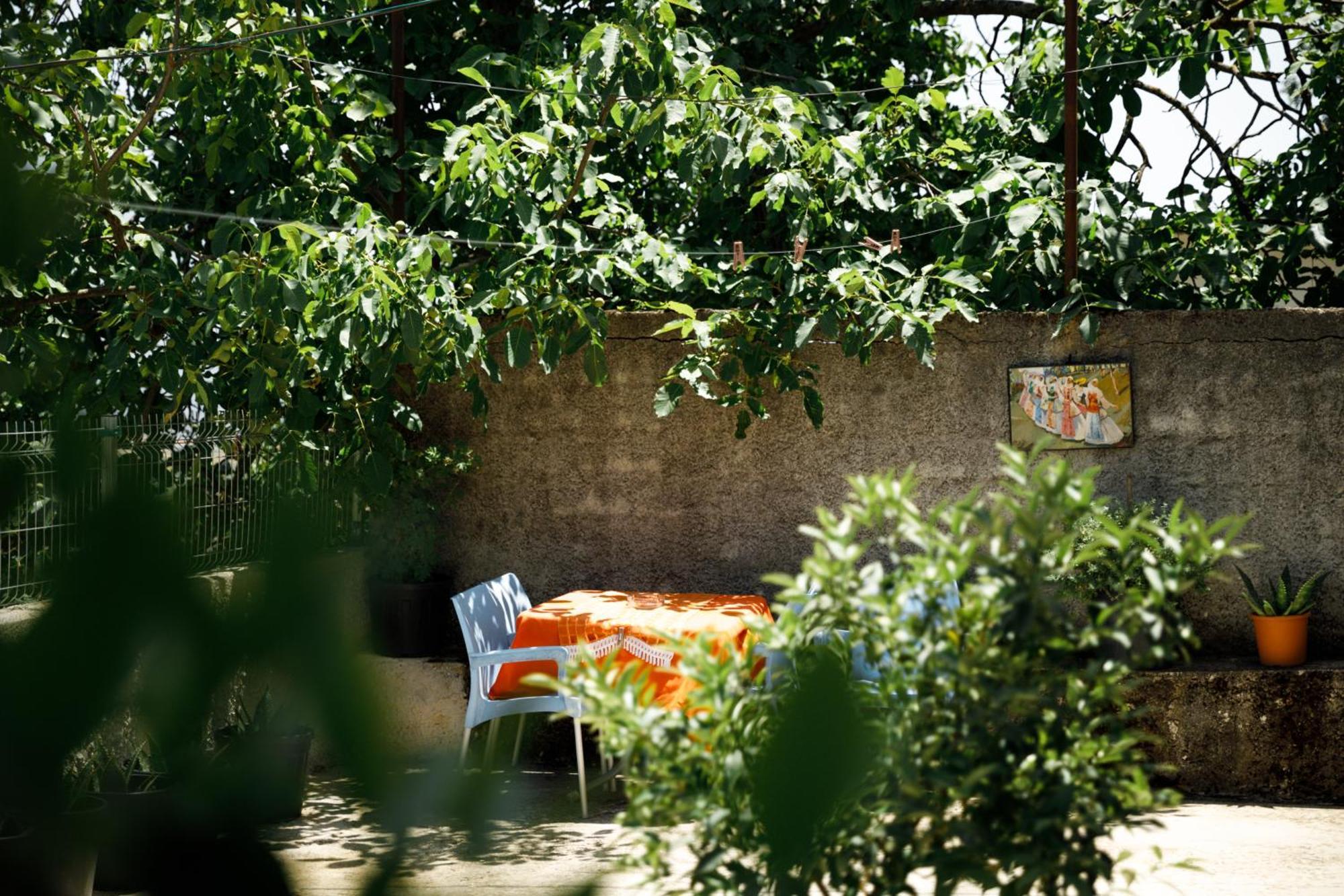 Leka Guesthouse Gjirokastër Exteriör bild
